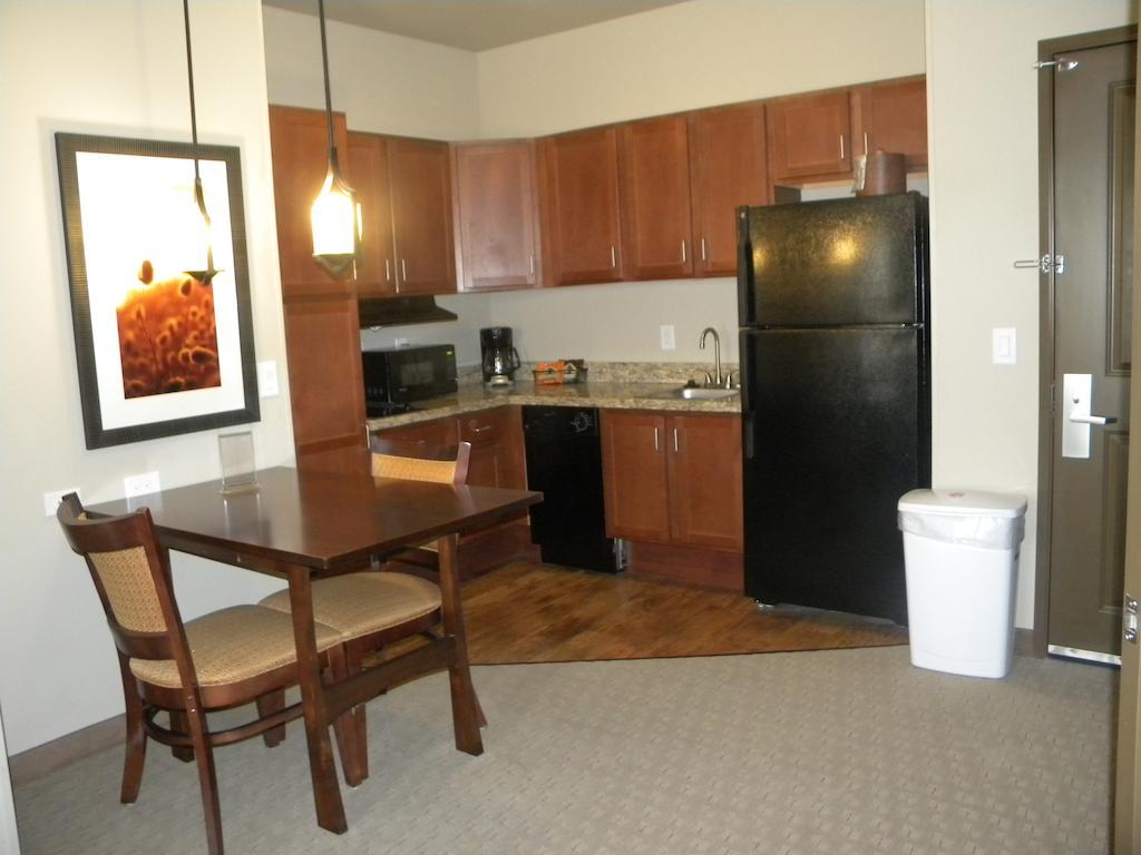 Teddy'S Residential Suites Watford City Dış mekan fotoğraf